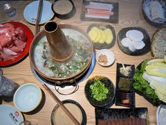 涮肉-洞庭洲·防空洞火锅·铜锅涮肉·烧烤(新百广场店)