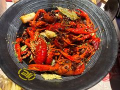 -肥肥虾庄·金牌油焖大虾(汉街SKP店)