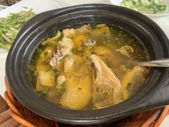 草鸡汤-品鲜村农家菜·阳澄湖大闸蟹(总店)