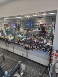 -15C7 男士理发馆 烫染专业店