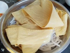 -黄利砖万峰林布依特色酸笋牛肉馆