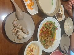 -叁煨蹄花·下饭盐帮菜(人民广场店)