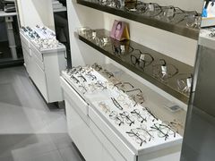 -视野联行眼镜•蔡司•依视路(温江店)