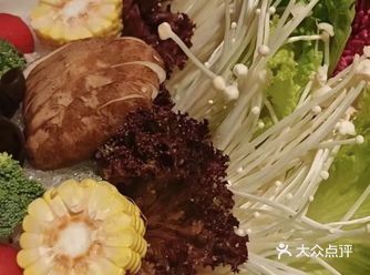 带着父母来，他家羊肉吃起来就是清水煮，几乎没有膻味儿