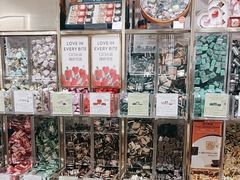 -VENCHI 闻绮(上海佛罗伦萨小镇店)