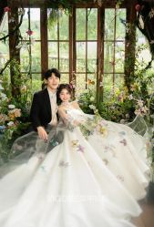 -雪中彩影婚纱摄影·微光艺术中心