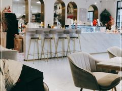 -Fridi Patisserie Cafe