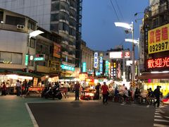 -六合夜市