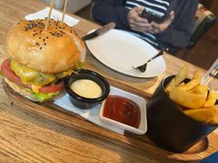 牛肉汉堡-黑羊西餐厅BlackSheep