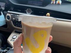-彳亍咖啡·这里(水湾路店)