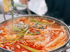 部队锅-MI WU FACTORY米屋美食工厂餐厅(绿地店)