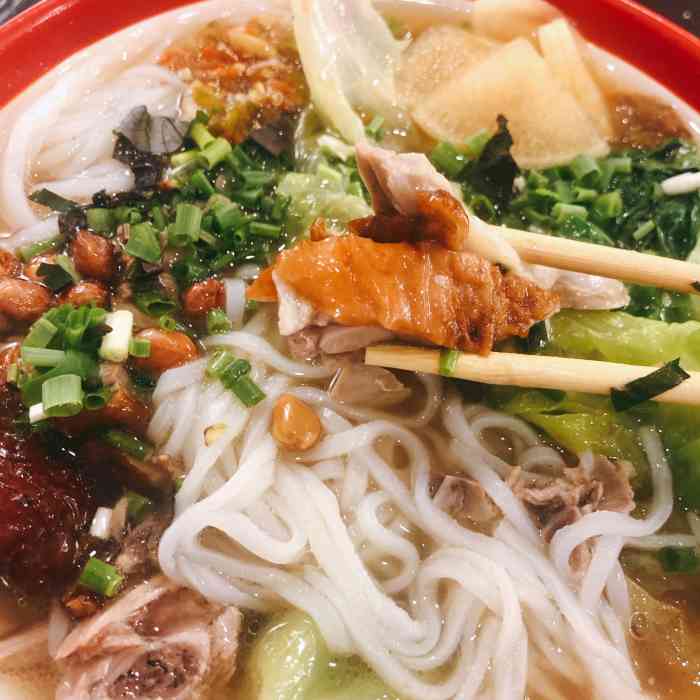 圩上老味老牌吴圩鸭肉粉-"吴圩鸭肉粉是以鸭肉好,实惠分量多出名的,.