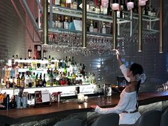 -FOUR PLAY BAR