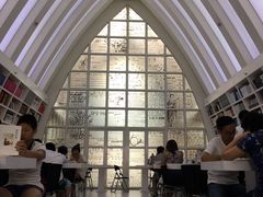 -钟书阁(松江泰晤士小镇店)