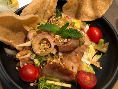 炭烤猪颈肉沙拉-美奈小馆·越南料理(中航城君尚购物中心店)