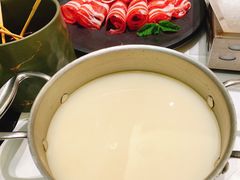 -红鼎豆捞·非遗鲍皇汤火锅(宝丰路店)