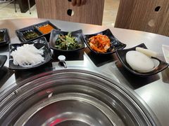 小菜-杀猪天·韩国烤肉(总店)