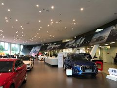 -成都华星名仕奥迪4S店(龙潭寺店)