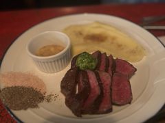 -羽深肉铺 Steak & Wine