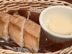 餐前法国面包及黄油-Entrecôte 法国牛扒馆(保利·时光里店)
