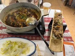 -刘姐啤酒鱼民族演艺餐厅(西街总店)
