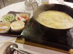 -鲜入围煮花胶鸡海鲜火锅