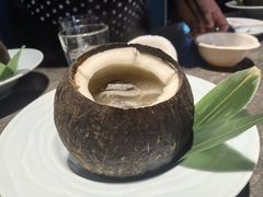 原只椰炖乌鸡汤-汤城小厨•粤菜•靓汤(苏州街店)