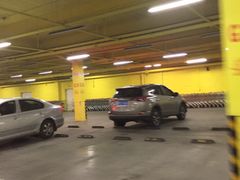 -欧尚超市苏州店停车场(金鸡湖路店)