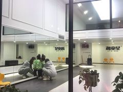 -潮童星少儿模特时尚中心(黄浦博荟广场店)