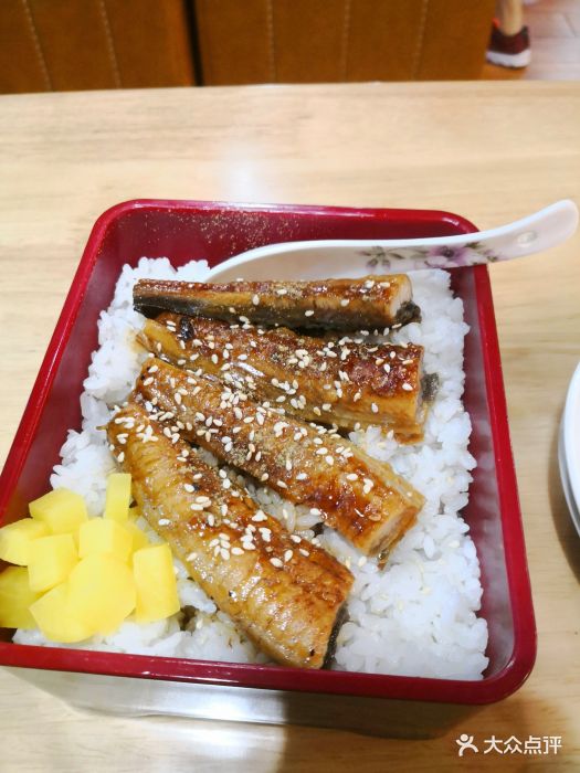 鳗鱼饭(赠送配菜)