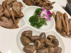 -梅利汴京烤鸭•开封豫菜地标店(东大街店)