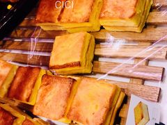 芝士香香面包-巴黎贝甜(大宁国际商业广场店)