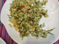 -香巴拉云南餐厅(华莱坞店)