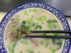 羊肉汤（多肉）-穆得·老周家牛肉烧饼(普利街店)