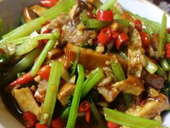 -独一佳老胡湘菜馆(矿山路店)