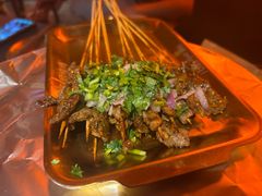 -何师烧烤Pro ·江湖川菜·小龙虾·精酿(太古里旗舰店)