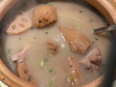 招牌莲藕排骨汤-大中华酒楼·主席武昌鱼·武汉美食地标(江汉路步行街店)