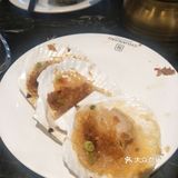 有生肉，有水果，有饮料，分别分区