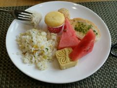 -西安大雁塔科技大学地铁站亚朵酒店