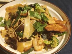 -伊带伊路新疆美食府(呼家楼店)