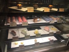 面包甜点陈列柜-麦当劳(西单明珠店)