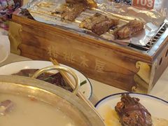 -霄汉牛三鲜湖北砂锅菜(万松园2店)