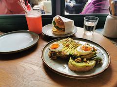 牛油果煮蛋吐司-RAC BAR(安福路店)