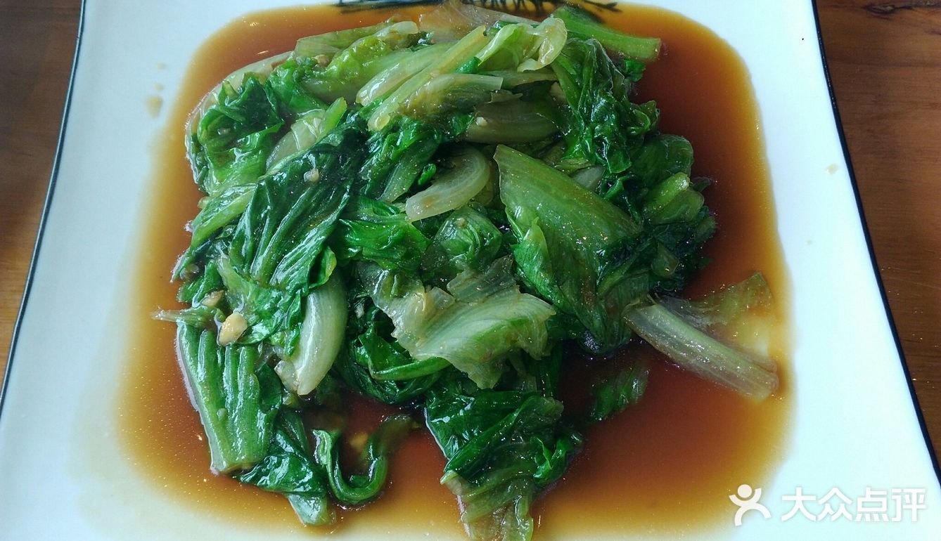 算是餐饮集中的，再有几家香烛店