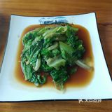算是餐饮集中的，再有几家香烛店