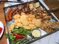 塞萨洛尼基终极烤肉盘-HELLO MUSAE 拾光缪斯餐厅·纯正希腊风味(苏州中心店)