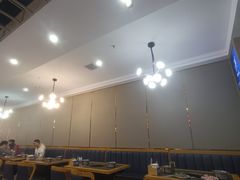 -锤头鲨毛肚海鲜烤肉自助餐厅(国购广场店)