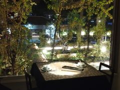 -穹六人间 people 6(岳阳路店)