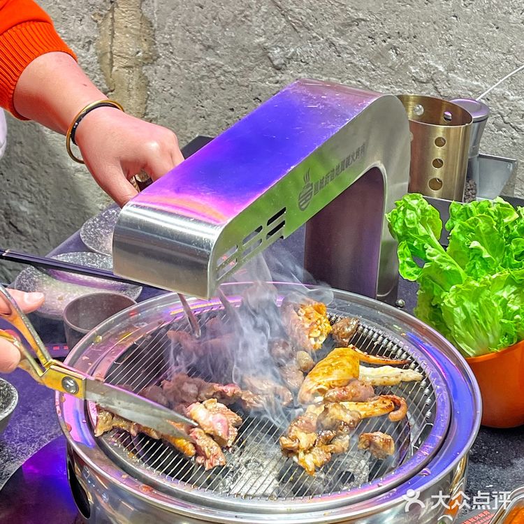 这家地摊烤肉给我锁S[流泪]好吃哭了！！！