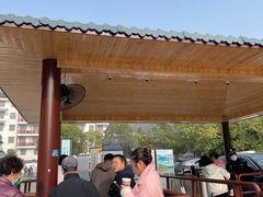 -朱家角影剧院-地面停车场